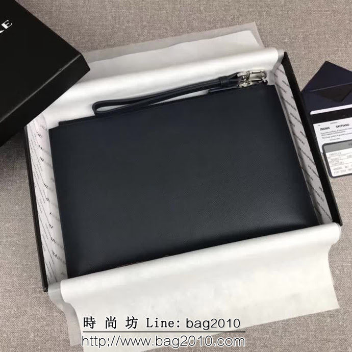 PRADA普拉達 專櫃最新款 摩登態度系列 十字紋牛皮 男士手包 2NG005 DD1824